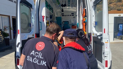 Fethiye açıklarında yatta yaralanan kişi tahliye edildi