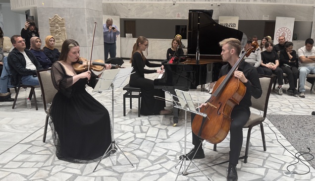 25. Afyonkarahisar Klasik Müzik Festivali'nde "Ars Essendi Üçlüsü" konser verdi