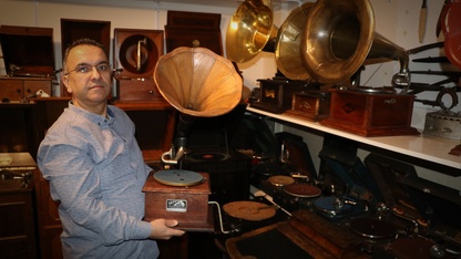 Kütahyalı makine mühendisi müzikle ilgili antika aletlerden koleksiyon oluşturdu
