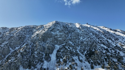 Fethiye'deki Babadağ'ın zirvesi beyaza büründü