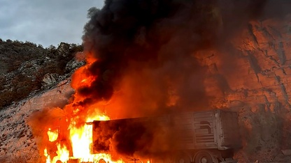 Kütahya'da seyir halindeyken yanan tır söndürüldü