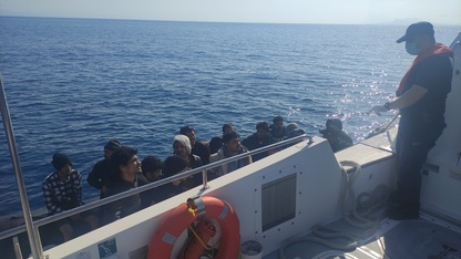 Muğla açıklarında 17 düzensiz göçmen kurtarıldı