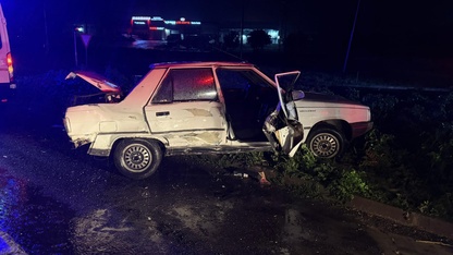 Manisa'da tır ile otomobilin çarpıştığı kazada 3 kişi yaralandı