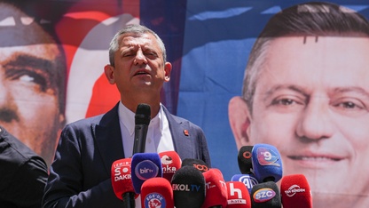 CHP Genel Başkanı Özel, İzmir Büyükşehir Belediyesine yönelik yolsuzluk soruşturmasına ilişkin konuştu: