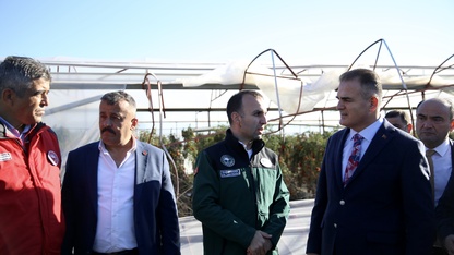 Muğla Valisi Akbıyık, Seydikemer'de selden zarar gören çiftçileri ziyaret etti: