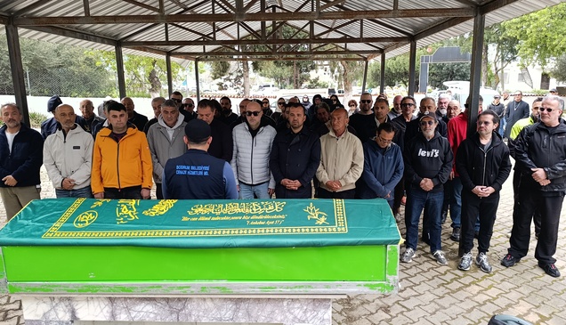 Bodrum'da hayatını kaybeden müzisyen Öcal toprağa verildi