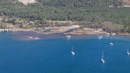 Marmaris'te deniz suyu yaklaşık 5 metre çekildi