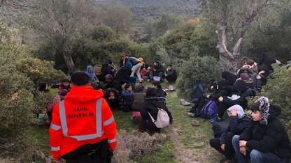 İzmir'de 48 düzensiz göçmen yakalandı