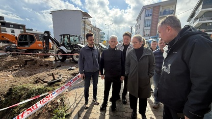 AK Partili Çankırı, sağanak ve fırtınanın vurduğu Kemalpaşa'yı ziyaret etti