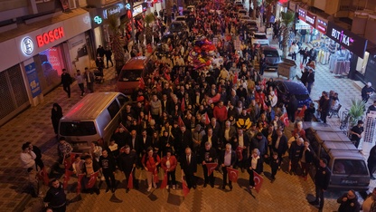 Kahramanmaraş'taki saldırıda hayatını kaybeden öğretmen ve öğrenciler Turgutlu'da sessiz yürüyüşle anıldı