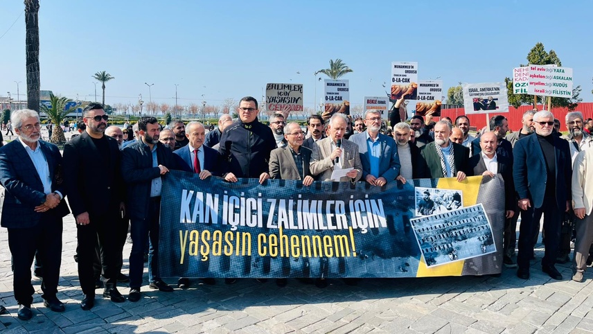İzmir'de sivil toplum kuruluşlarından ABD ve İsrail'in İran'a yönelik saldırılarına tepki