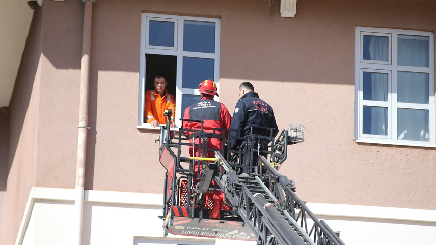 Muğla'da bir lisede deprem tatbikatı yapıldı