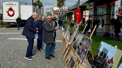 İzmir'de 6 Şubat depremlerinde yaşamını yitirenler anıldı