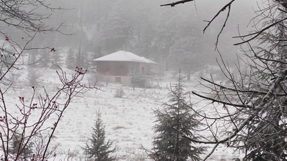 Demirci'de yaylalar beyaza büründü