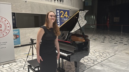 Çekyalı sanatçı Eva Strejcova, 24. Afyonkarahisar Klasik Müzik Festivali'nde sahne aldı