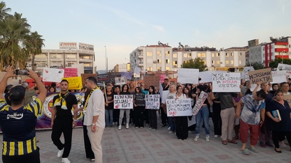 Dalaman'da kadına şiddet ve çocuk istismarına karşı yürüyüş yapıldı