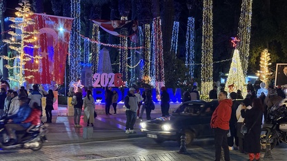 Muğla'da vatandaşlar yeni yıla meydanlarda girdi