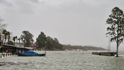 Köyceğiz'de lodos ve göl seviyesinin yükselmesi yaşamı olumsuz etkiliyor
