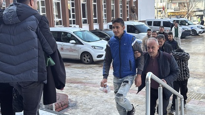 Aydın'da bir motosikletin çalınma anı araç kamerasınca görüntülendi