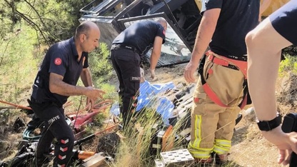 Manisa'da şarampole devrilen greyderin operatörü öldü 
