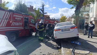 Afyonkarahisar'da iki otomobilin çarpıştığı kazada 7 kişi yaralandı