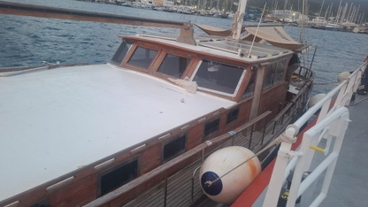 Bodrum'da su alan teknedeki 3 kişi kurtarıldı