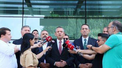 CHP Genel Başkanı Özgür Özel, İzmir'de açıklamalarda bulundu: