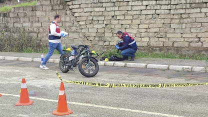 İzmir'de istinat duvarından yola düşen bisikletli çocuk öldü