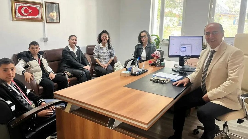 Muğla'da 2 özel sporcu atletizm yarışmasında başarı elde etti