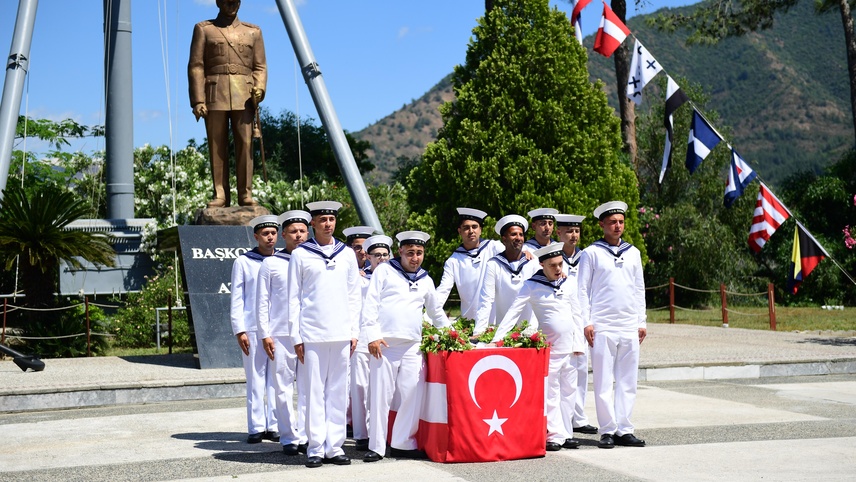 Muğla'da engelli gençler bir günlüğüne bahriyeli oldu