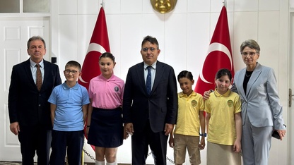 Marmaris Kaymakamı Kaya, temsili olarak koltuğunu öğrencilere devretti