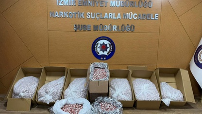 İzmir'de 356 bin uyuşturucu hap ele geçirildi
