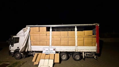 İzmir'de kamyonda 5 milyon bandrolsüz sigara ele geçirildi