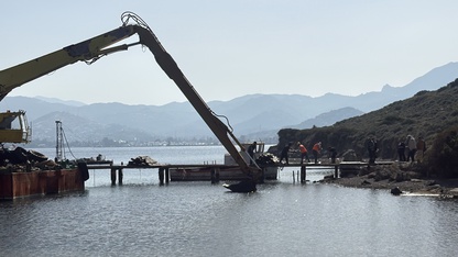 Bodrum'da kaçak iskeleler yıkıldı, karavanların tahliyesine başlandı
