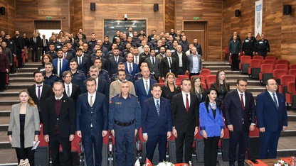 İzmir'de uyuşturucuyla mücadelede kapsamlı yol haritası panelde anlatıldı