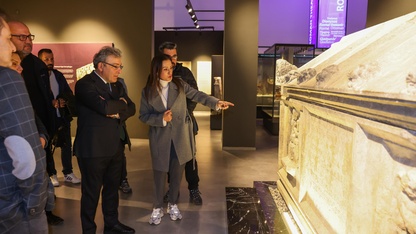 DEÜ Rektörü Prof. Dr. Yılmaz İznik'teki arkeolojik kazı alanını ziyaret etti