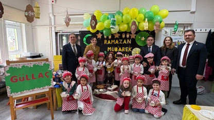 Marmaris'te minikler "güllaç" yaparak ramazan geleneğini yaşattı