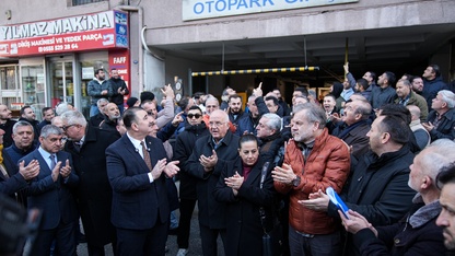 İzmir'de esnaftan katlı otoparkın kapatılmasına tepki