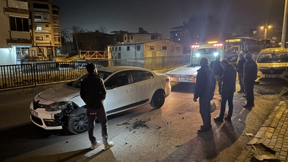 İzmir'de otomobilde silahlı saldırıya uğrayan sürücü öldü, yanındaki kişi yaralandı