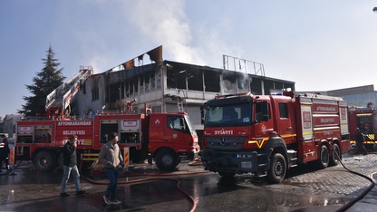 Afyonkarahisar'da yedek parça dükkanında çıkan yangın söndürüldü