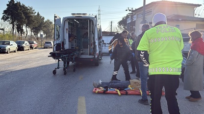 Efeler'de kayan motosikletteki 2 kişi yaralandı