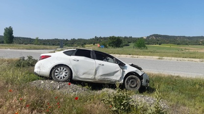Uşak'ta devrilen otomobildeki 4 kişi yaralandı