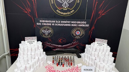 İzmir'de elektrik panosu ve koltuğa saklanmış uyuşturucu bulundu, 1 şüpheli yakalandı