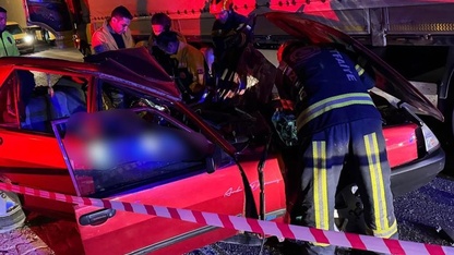 Denizli'de tıra çarpan otomobilin sürücüsü öldü