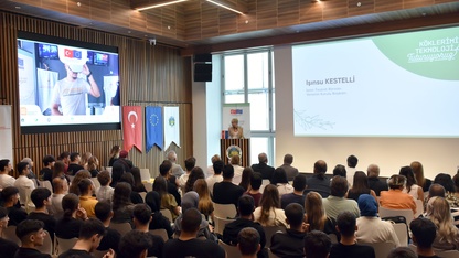 İzmir'de kadın ve genç çiftçilere tarım teknolojileri eğitimi verildi 