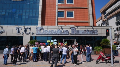 İzmir'de pazarcılardan Karabağlar Belediyesine katı atık ücreti tepkisi