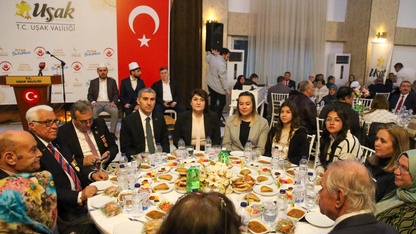 Uşak Valisi Aktaş, şehit yakınları ve gazilerle iftarda buluştu