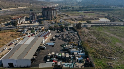 İzmir'de kentsel dönüşüm mağdurlarından proje sahasına çöp depolanmasına tepki