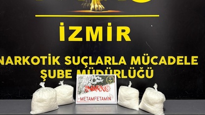İzmir'de kargo paketinde 9 kilo 620 gram sentetik uyuşturucu ele geçirildi 