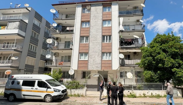 Aydın'da klima kaynaklı olduğu değerlendirilen patlama sonrası yangında 1 kişi öldü, 1 kişi yaralandı